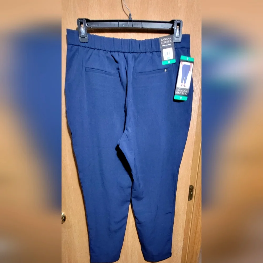 NWT BANANA REPUBLIC Tapered Pull On Pant 12